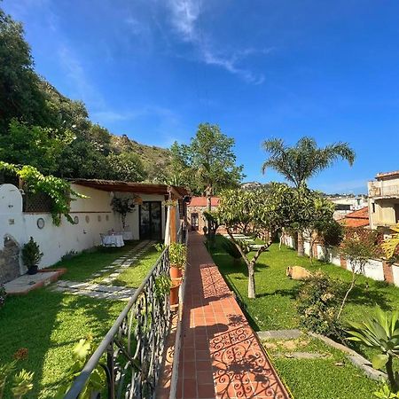 B&B Villa Vittoria Giardini Naxos Εξωτερικό φωτογραφία