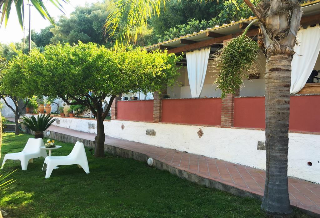 B&B Villa Vittoria Giardini Naxos Εξωτερικό φωτογραφία