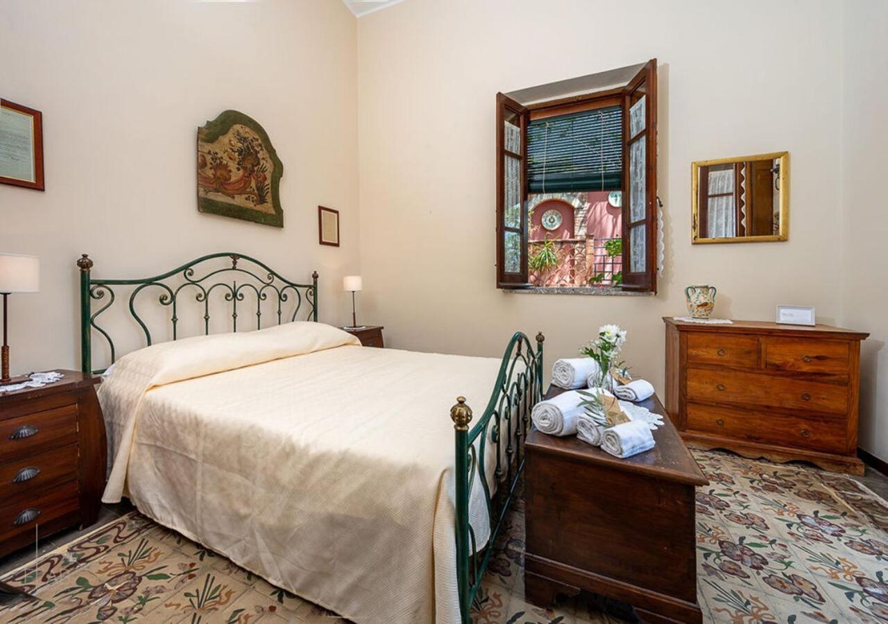B&B Villa Vittoria Giardini Naxos Εξωτερικό φωτογραφία
