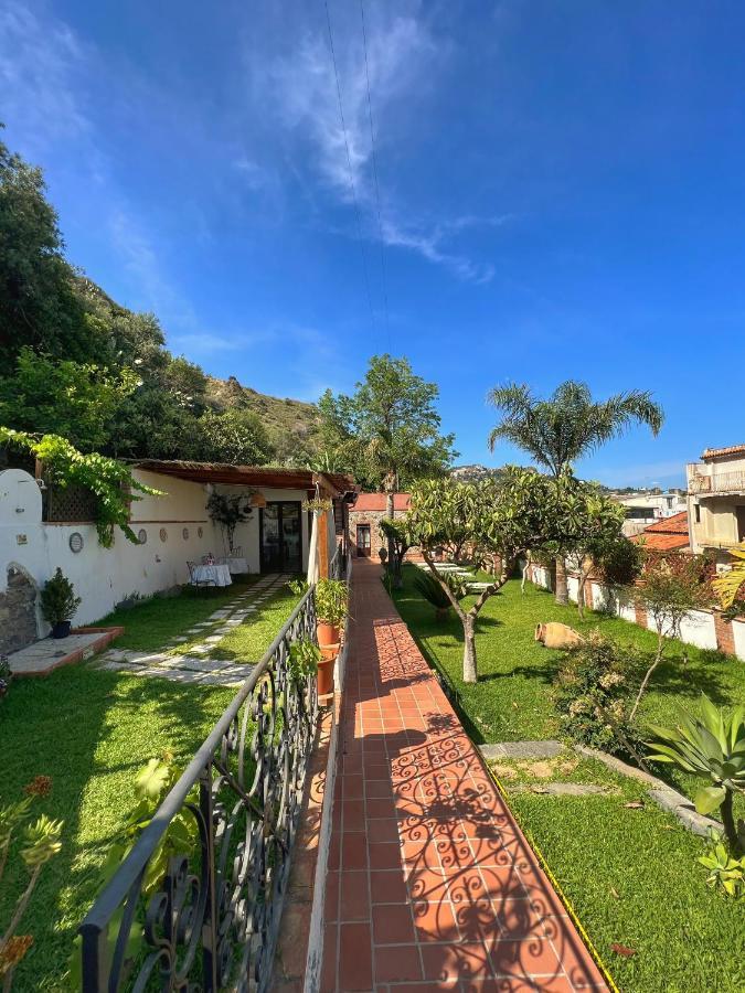 B&B Villa Vittoria Giardini Naxos Εξωτερικό φωτογραφία