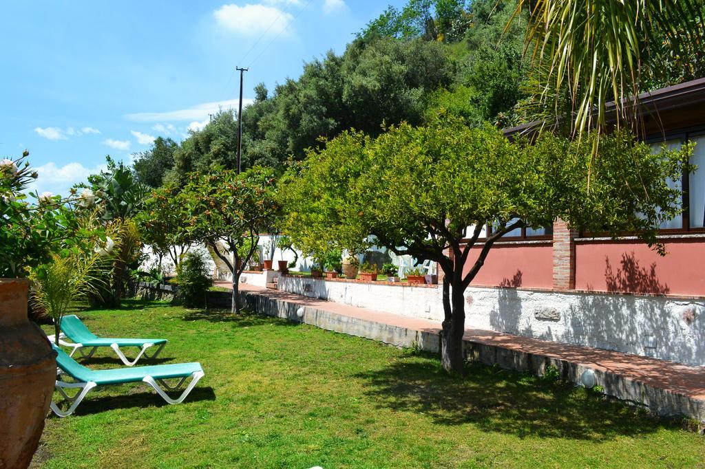 B&B Villa Vittoria Giardini Naxos Εξωτερικό φωτογραφία
