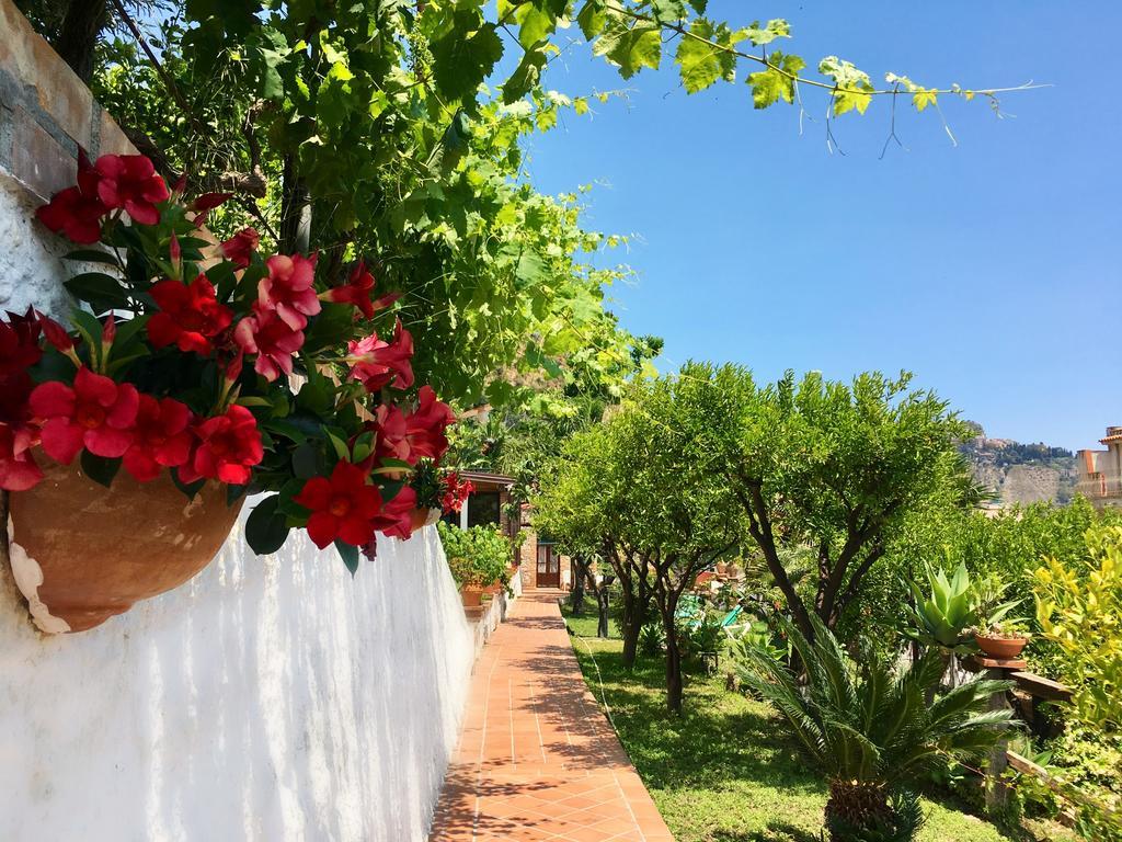 B&B Villa Vittoria Giardini Naxos Εξωτερικό φωτογραφία