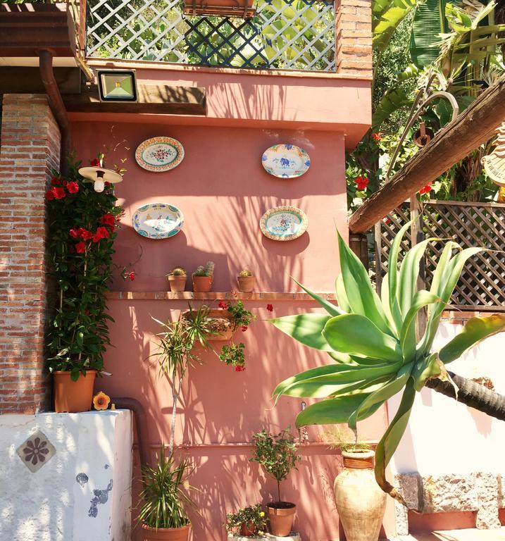 B&B Villa Vittoria Giardini Naxos Εξωτερικό φωτογραφία