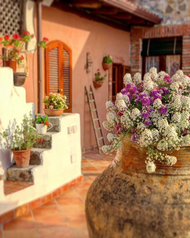 B&B Villa Vittoria Giardini Naxos Εξωτερικό φωτογραφία