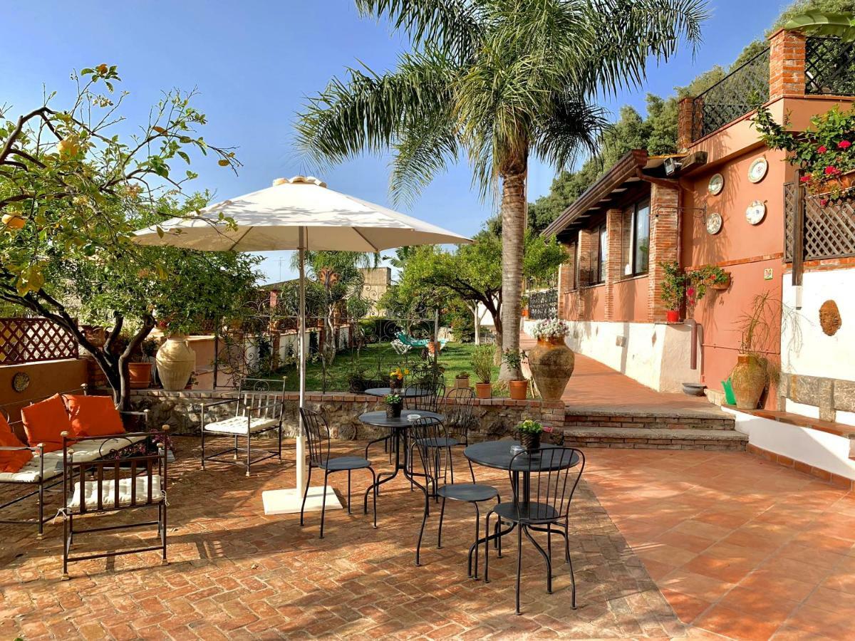 B&B Villa Vittoria Giardini Naxos Εξωτερικό φωτογραφία