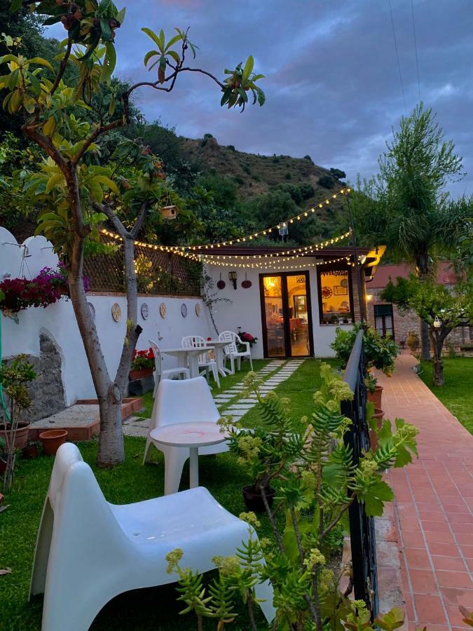 B&B Villa Vittoria Giardini Naxos Εξωτερικό φωτογραφία
